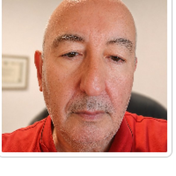 Fotografía del Dr. Carlos Medina Rivas